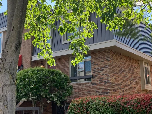 1601 S Hayes St #2, Arlington, VA 22202