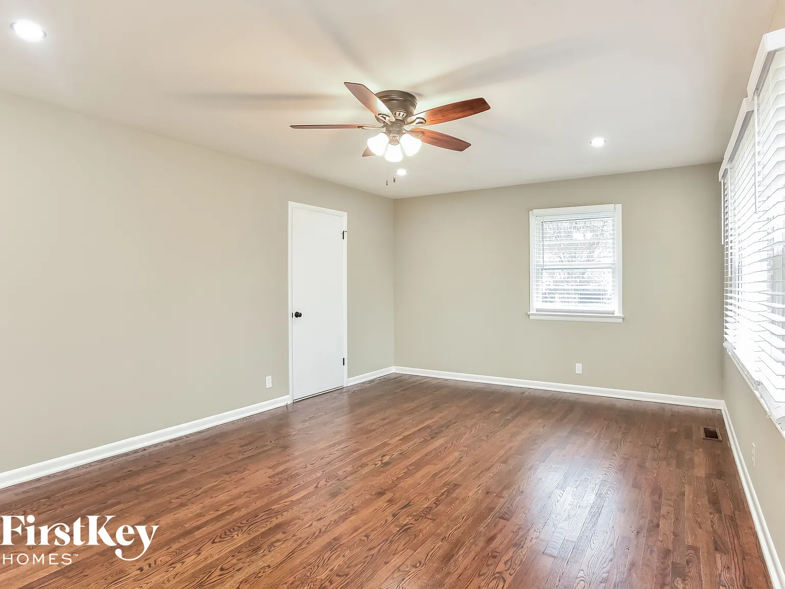 3 bed, 3.0 bath, 2150 sqft, $2,435 — Photo 4