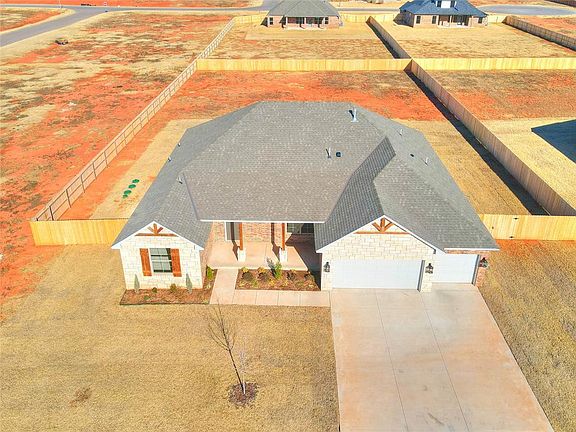 4th image of 125 W Duane Dr