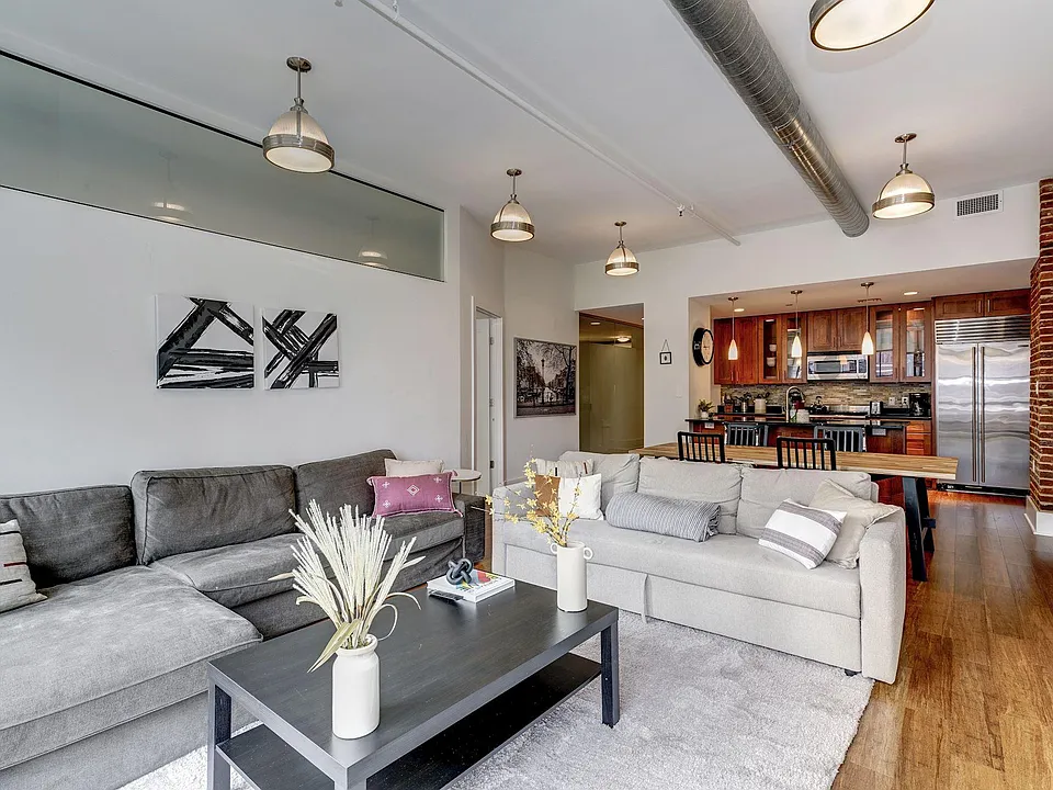 1615 N Queen St #304