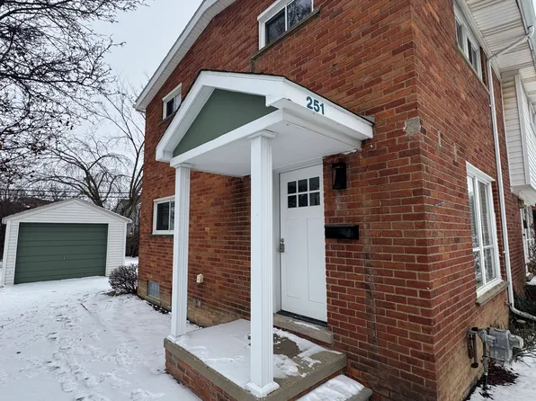 251 E Forteen Mile Rd, Birmingham, MI 48009