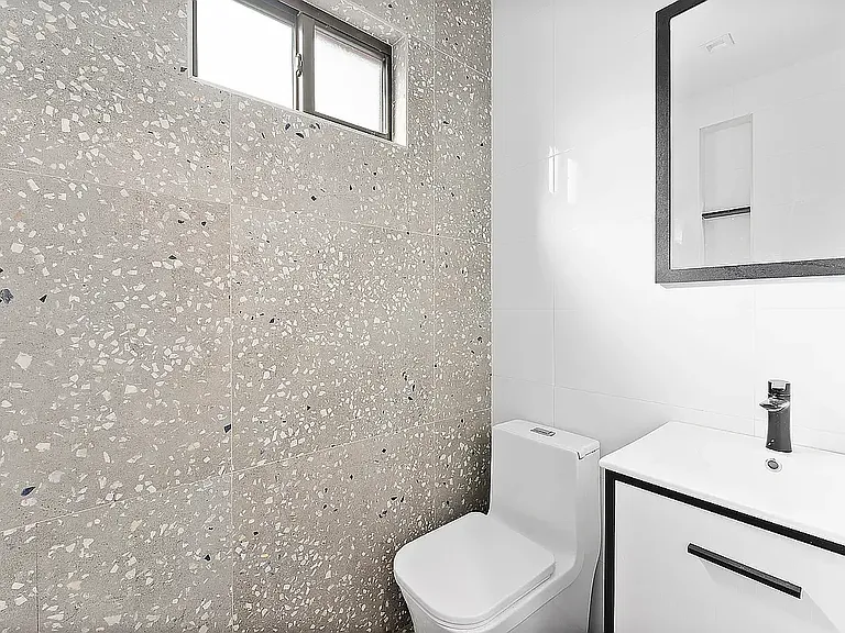 1115 Jefferson Ave #2A — Photo 12