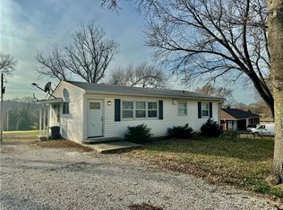 16493 Santa Fe Trl, Leavenworth, KS 66048