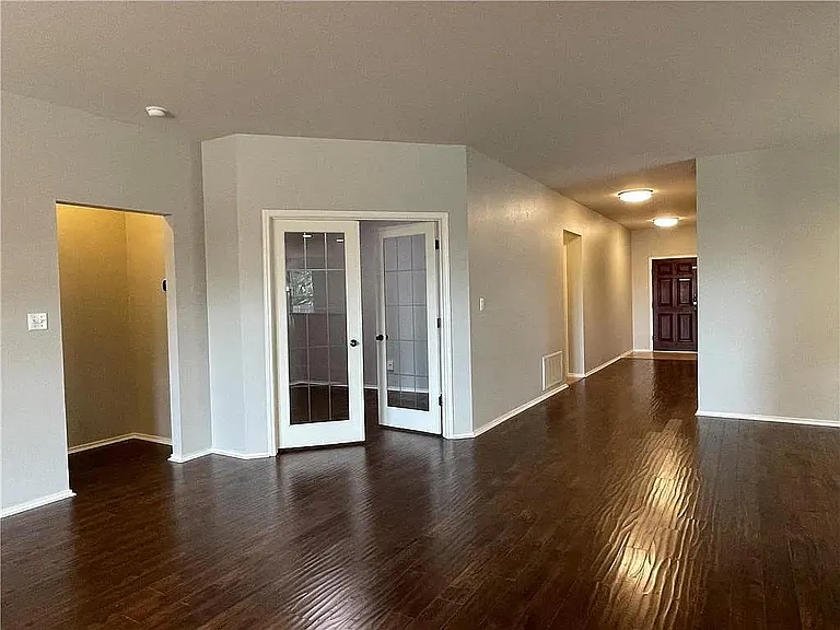 9405 Castle Pines Dr — Photo 4
