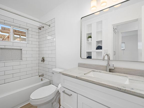 4th image of 520 Poinsettia Ave #B