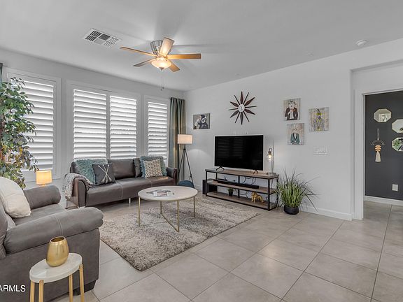 3rd image of 880 E VERDE Boulevard