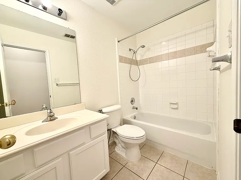 516 Hawken Dr — Photo 24