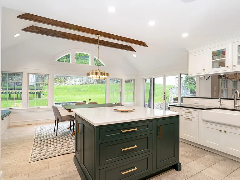 10 Loewen Ct — Photo 14