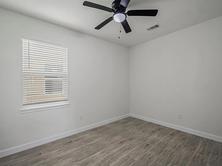 1078 Saint Clair St #A — Photo 22