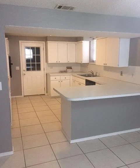 Spacious Kitchen