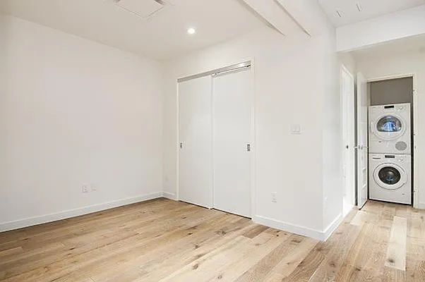 Rented by R New York | media 11