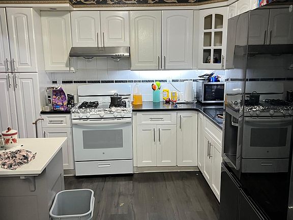 3rd image of 84-67 Daniels St Floor 2
