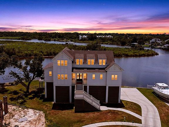4th image of 8 Rivers Bend Dr