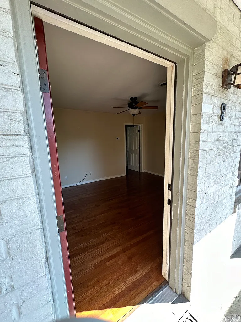 Building Photo - 1500 Luttrell St #6