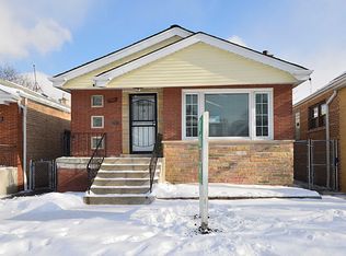 10545 S Rhodes Ave, Streamwood, IL 60628