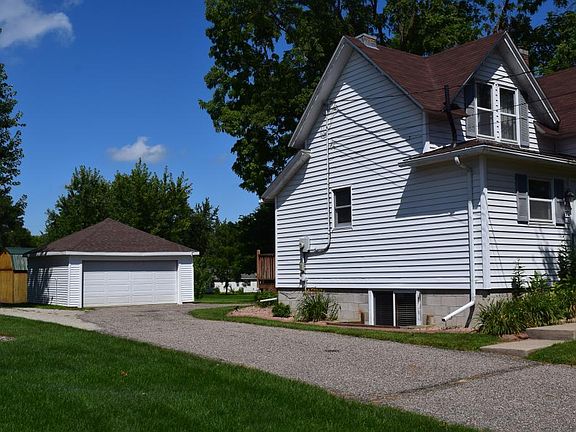 2nd image of 230 W Holly St