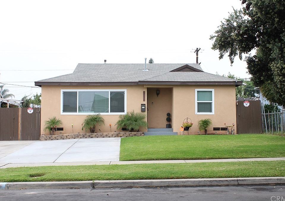 1st image of 709 W 141st St
