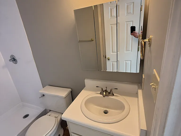 33 Rosewood Ter — Photo 3