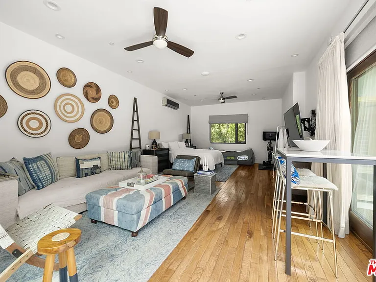 2035 De Mille Dr — Photo 37