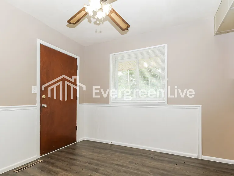 341 Stubbs Dr — Photo 5