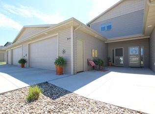 829 Compass Lp, Bismarck, ND 58504