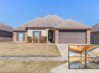 305 Cautillion Dr, Youngsville, LA 70592