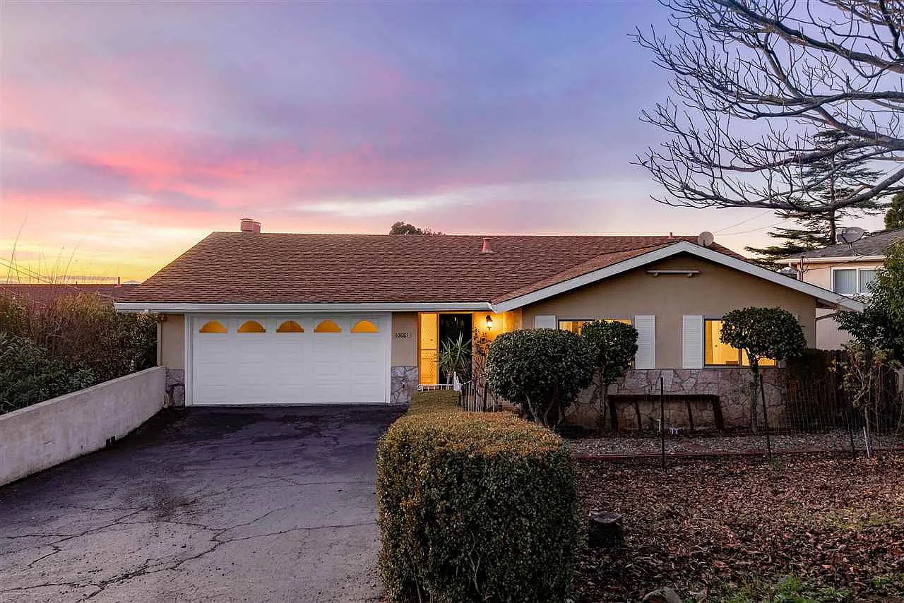 10881 Snowdown Ave photo 1