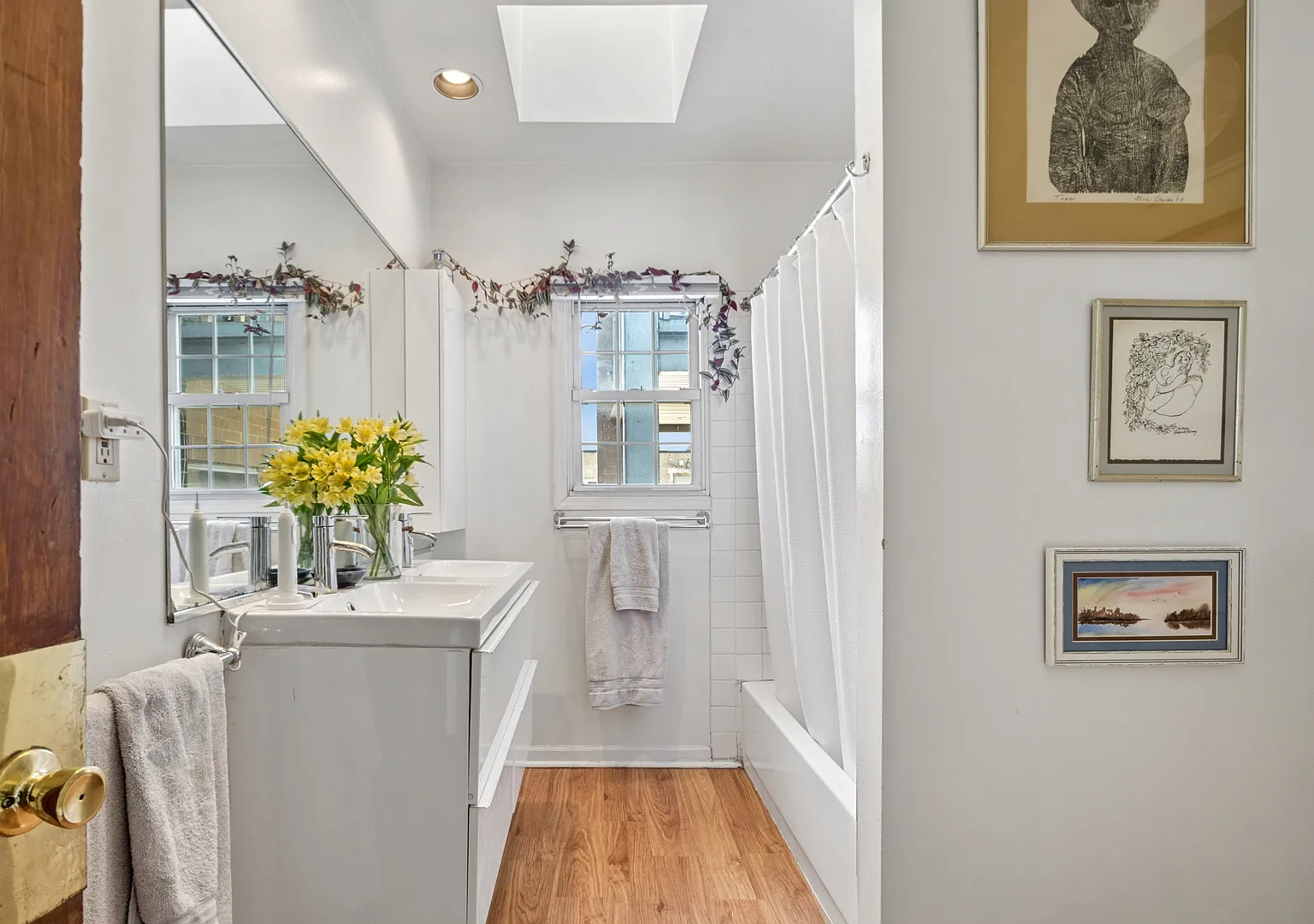 2 bed, 1600 sqft, $3,100 — Photo 2