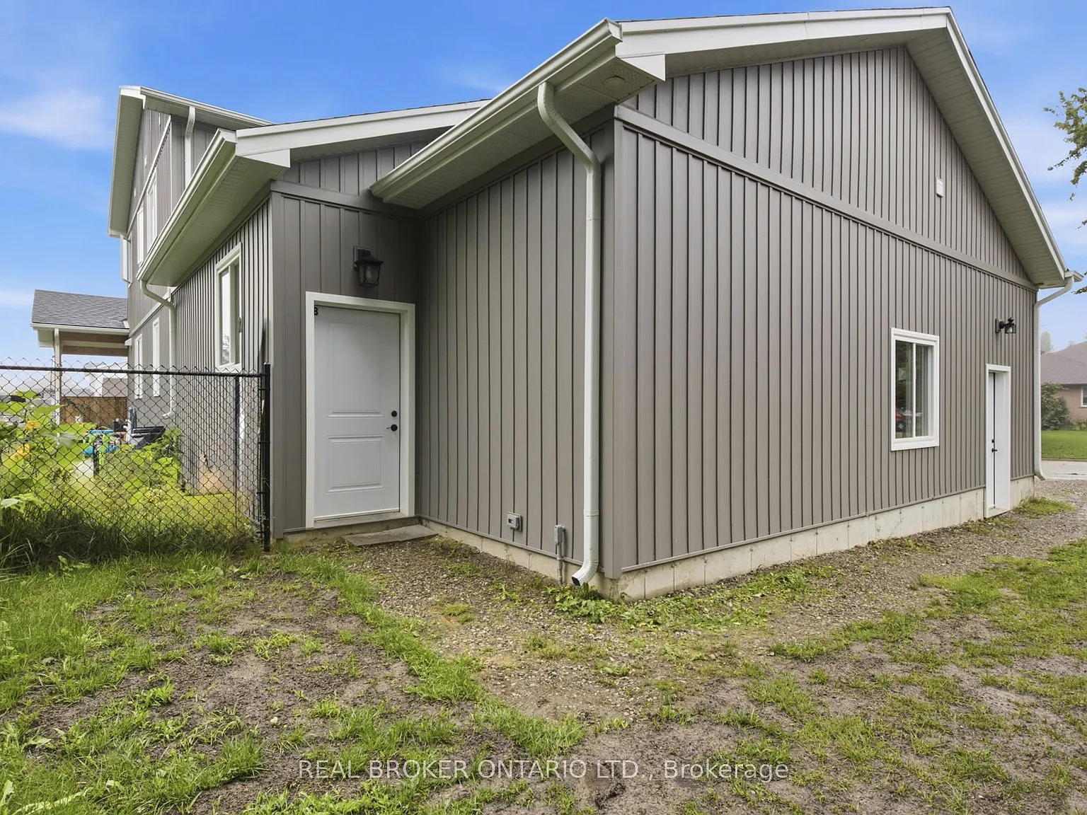 1 bed, $2,400 — Photo 2