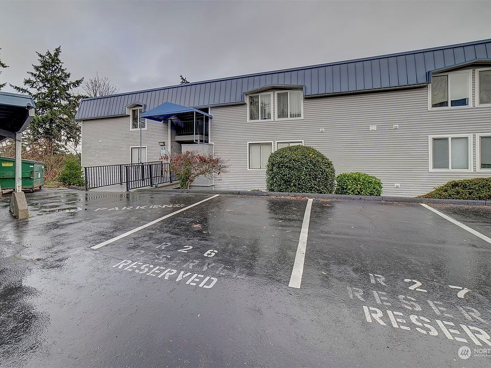 1st image of 924 Shorewood Drive #B 24
