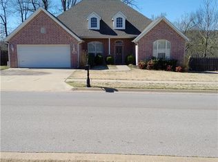 1095 S River Meadows Dr, Fayetteville, AR 72701