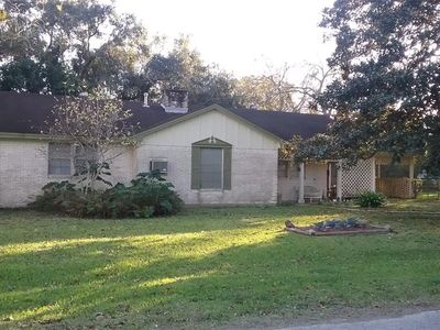 821 Hamilton St, West Columbia, TX, 77486