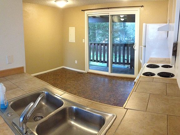Kitchen to back deck