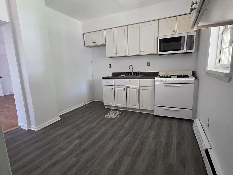 320 Hewitt St #1 — Photo 4
