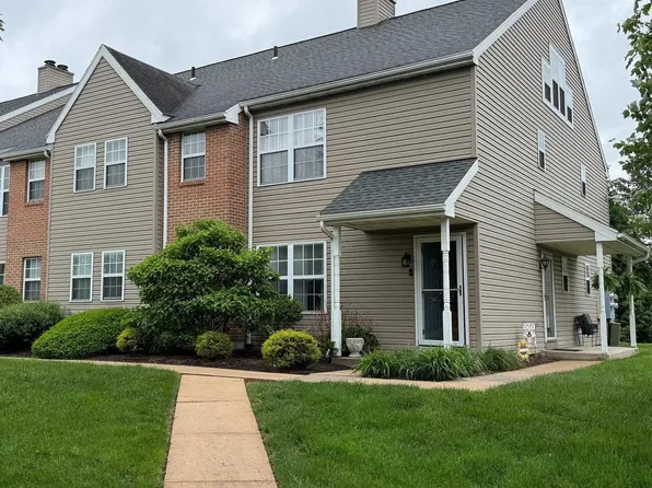 208 Kelly Ct, Wyomissing, PA 19610