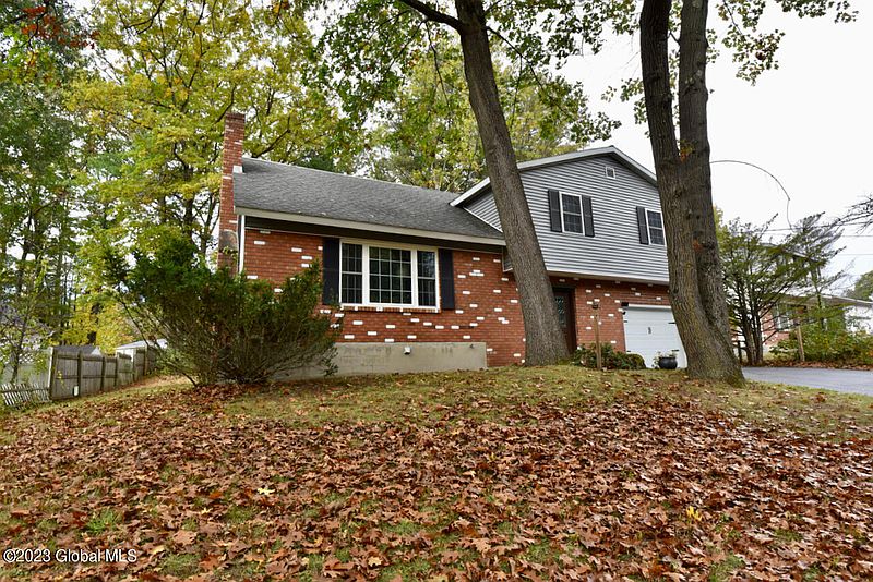 5th image of 105 Hathorn Boulevard
