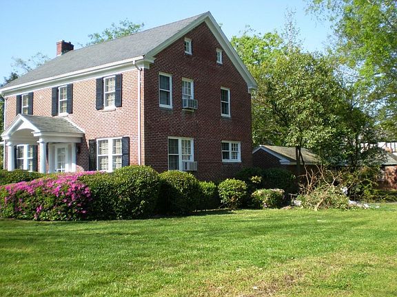 4th image of 438 Shenandoah St