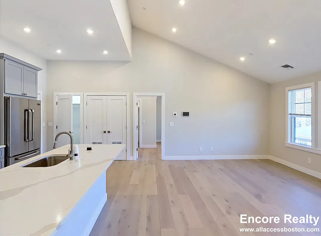 2 bed, 1100 sqft, $3,450 — Photo 2