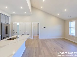 32 Cummins Hwy #54, Roslindale, MA 02131