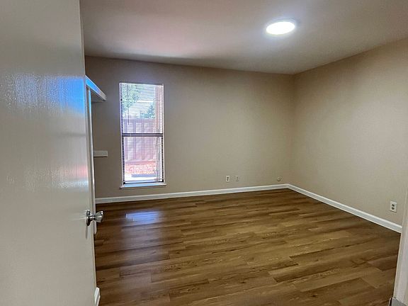 4th image of 2415 Olivera Rd #10