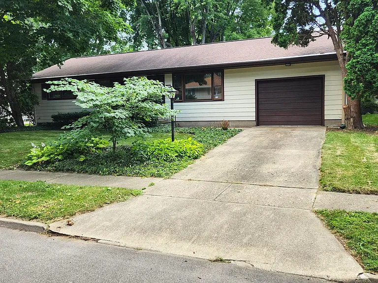 311 Margaret Ave — Photo 1