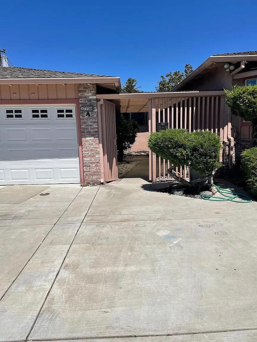 37758 Argyle Rd photo 1