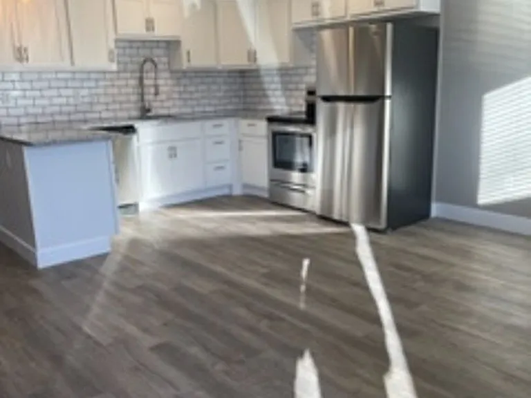Newly Remodeled 1 Bedroom Apartment 1 Blk from Indiana University National Championship Team! — Photo 16