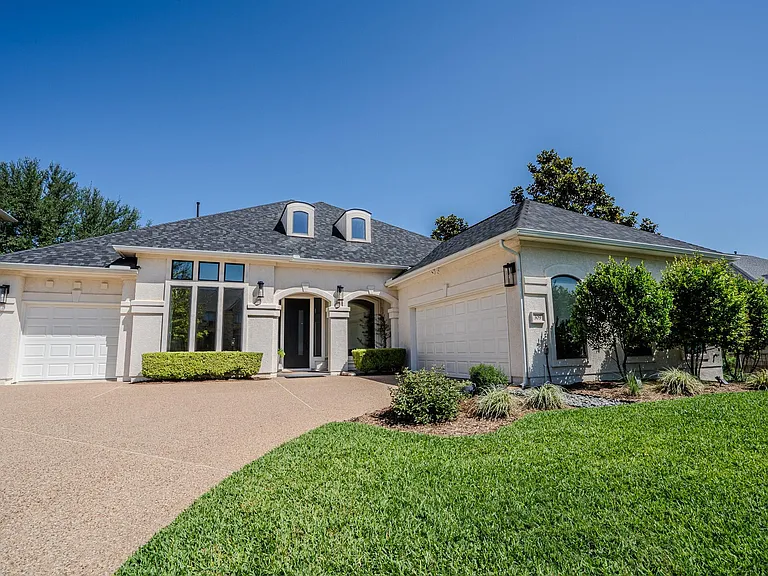 309 Aria Dr — Photo 3