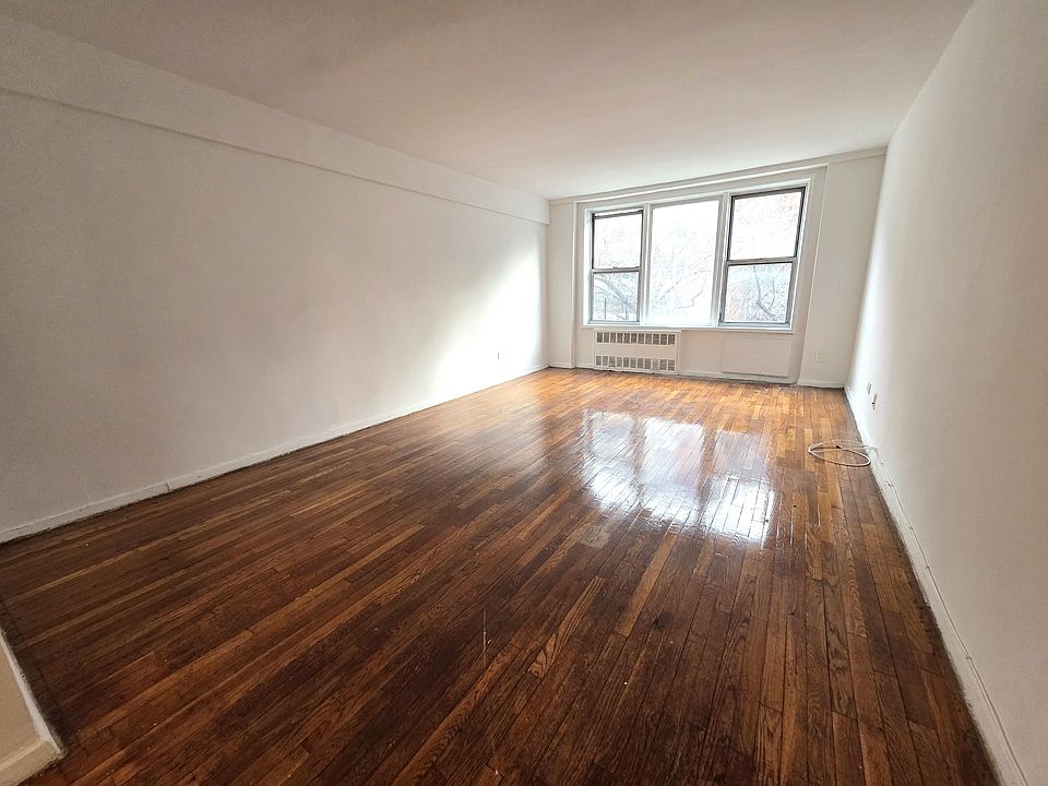 1st image of 144-87 41st Ave Unit 226