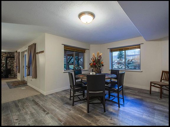 Spacious Dining area