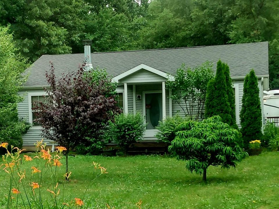 25050 Cherry St, Edwardsburg, MI 49112 Zillow