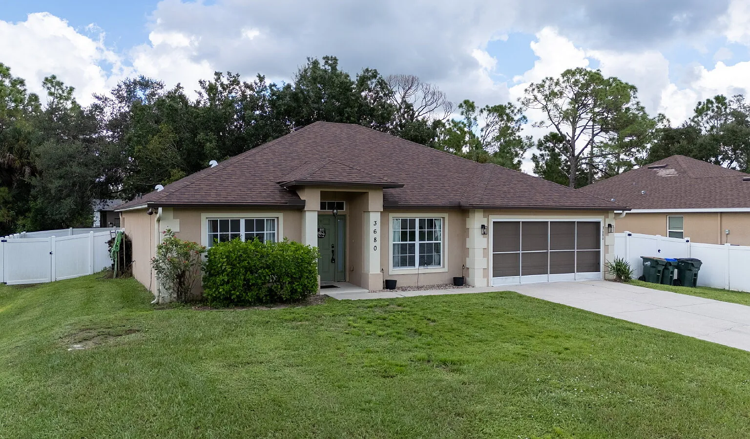 3 bed, 2.0 bath, 1825 sqft, $2,350 — Photo 4