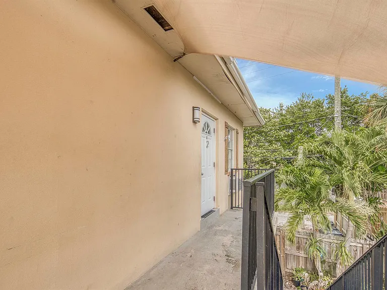 216 S Ocean Blvd #UPSTAIRS — Photo 11