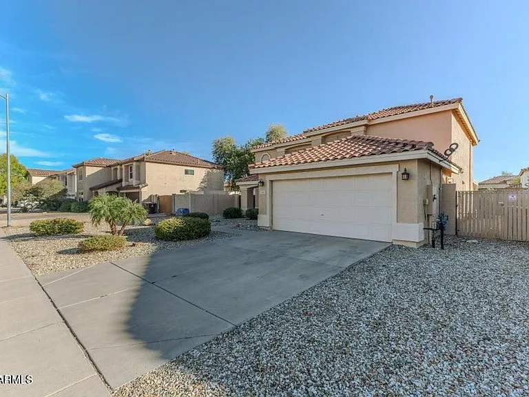 10617 W Daley Ln — Photo 3